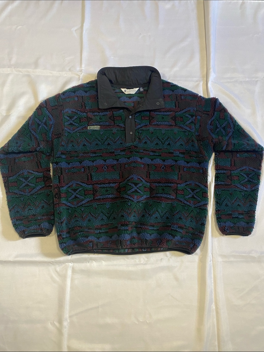 Columbia Men's Black Jacket with Green, Navy & Burgundy Patterned Lining